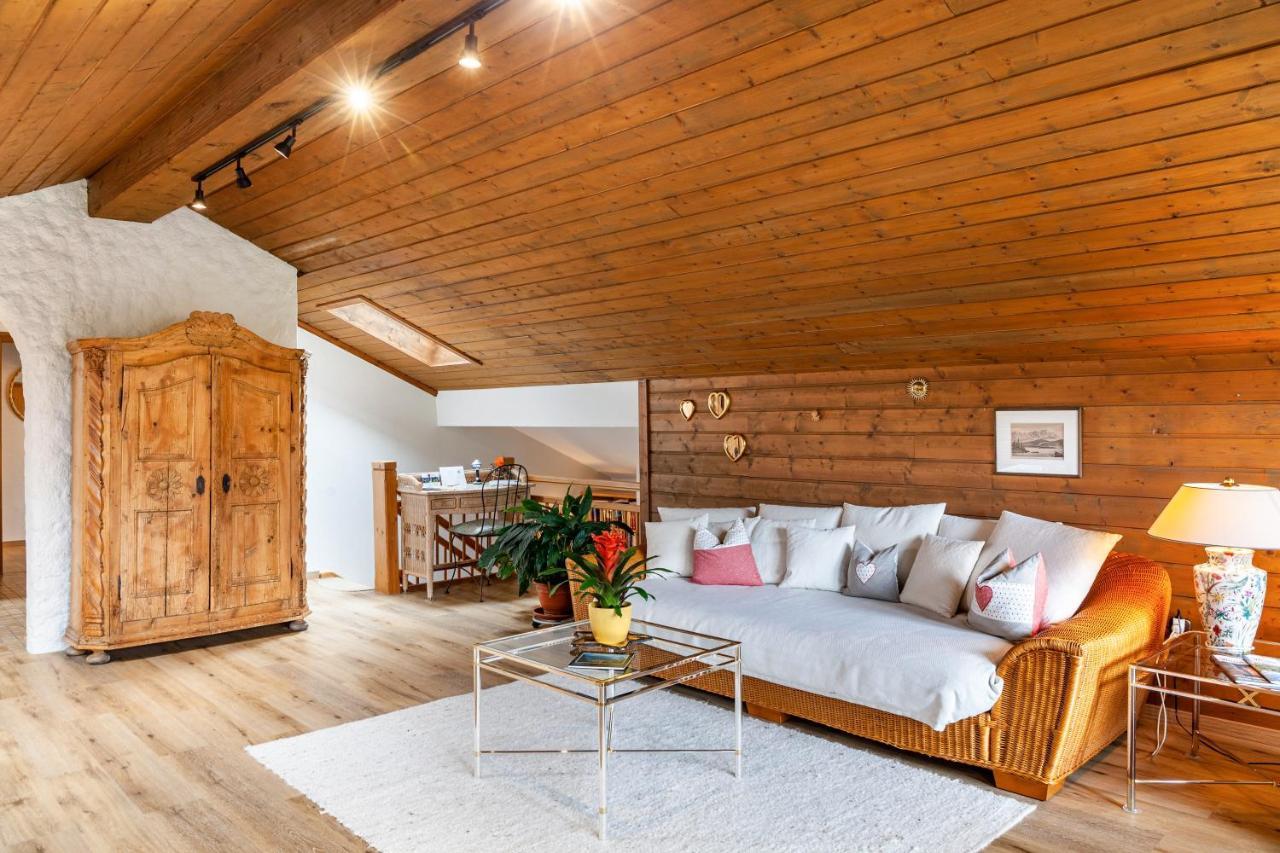 Aurikel Apartment การ์มิช-พาร์เทนเคียร์เชน ภายนอก รูปภาพ